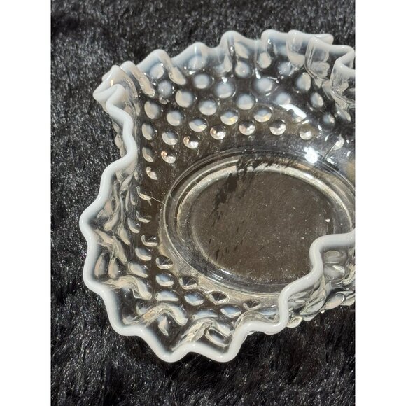 Vintage Hobnail Glass Bowl With Ruffled Opalescent Edges - Picture 4 of 8